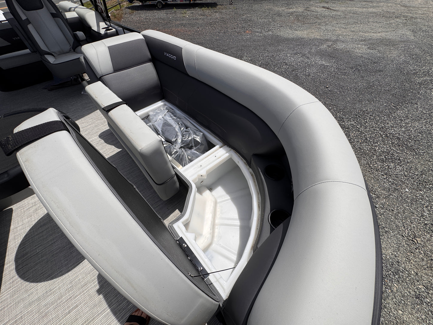 2026 Viaggio Lago V22S Tripletoon