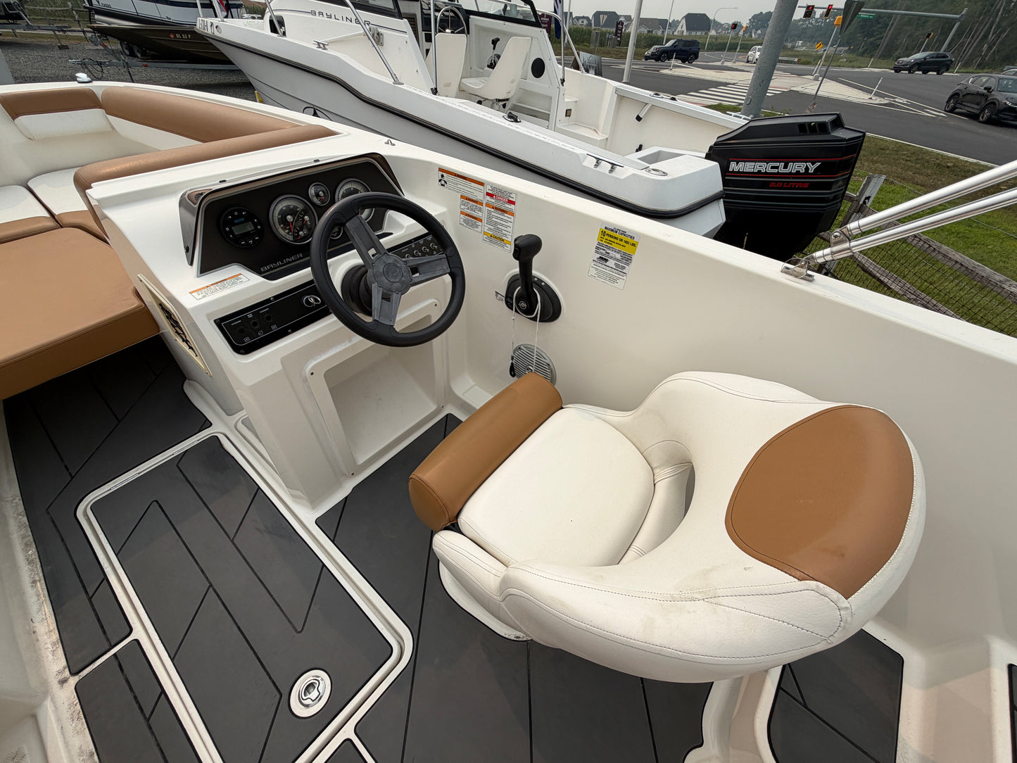 2019 Bayliner DX2000