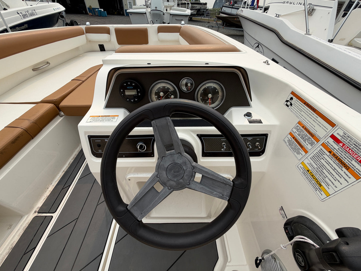 2019 Bayliner DX2000