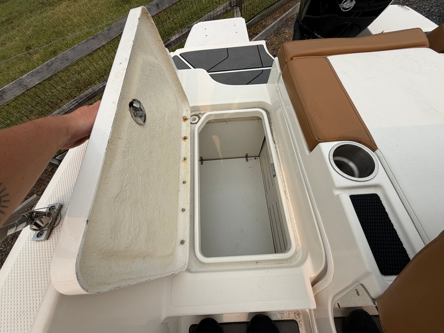2019 Bayliner DX2000