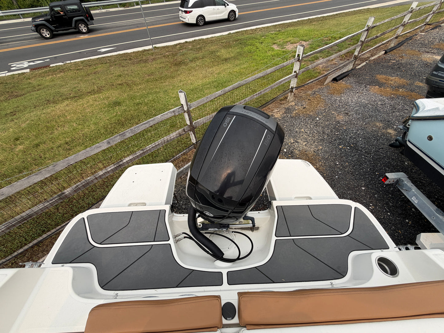 2019 Bayliner DX2000
